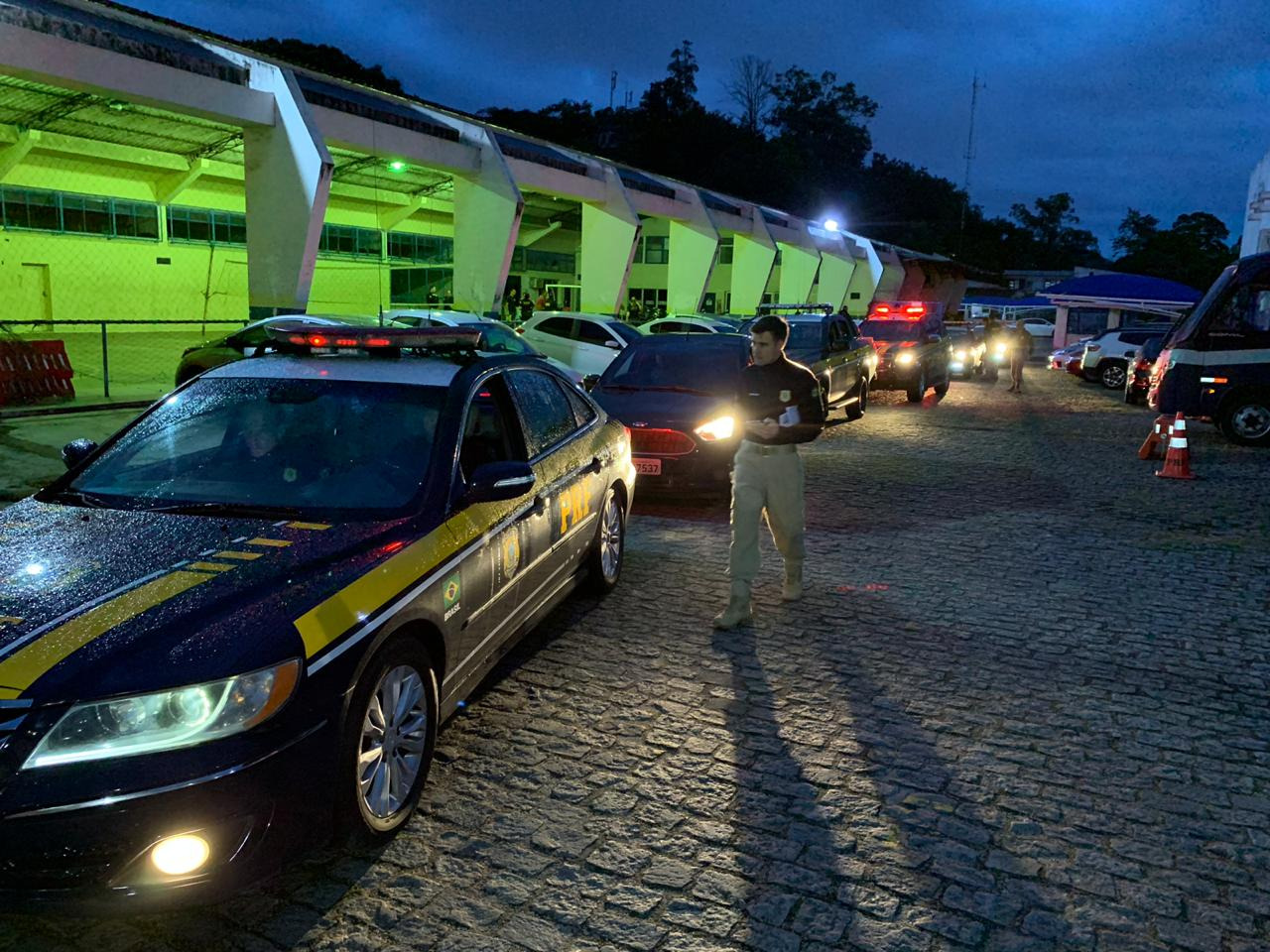 Operação Raptores foi deflagrada no início da manhã e cumpre mais de 30 mandados. (Foto: Divulgação PRF)