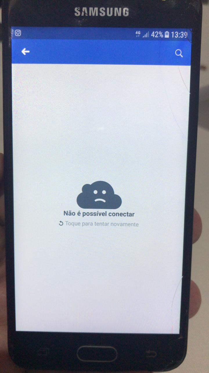 Pelo celular, o usuário sequer consegue logar na rede social (Foto: Júnior Costa / WhatsApp)