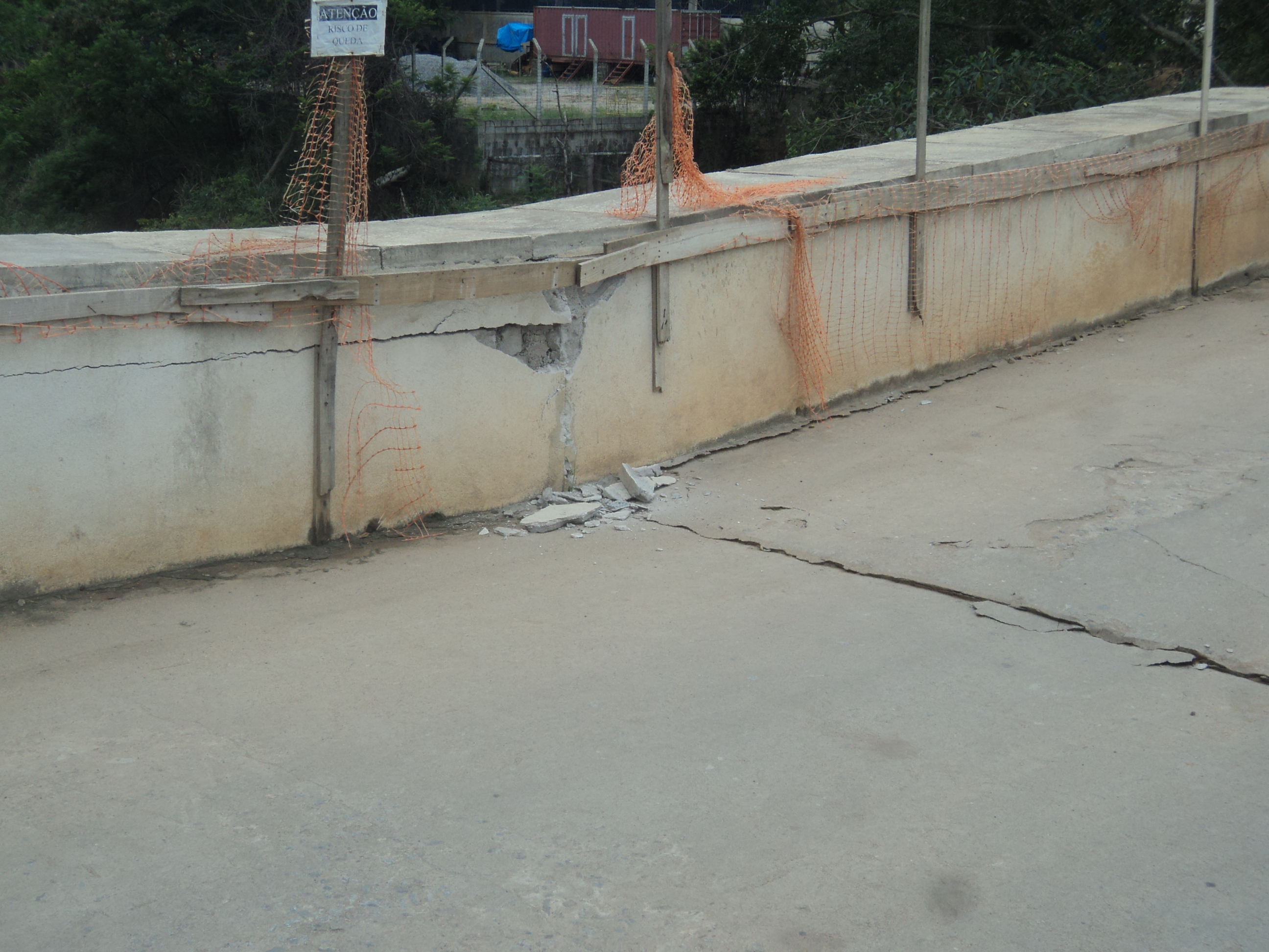 Situação da ponte sobre o Rio Pancas (Foto: Divulgação/ Prefeitura de Colatina)