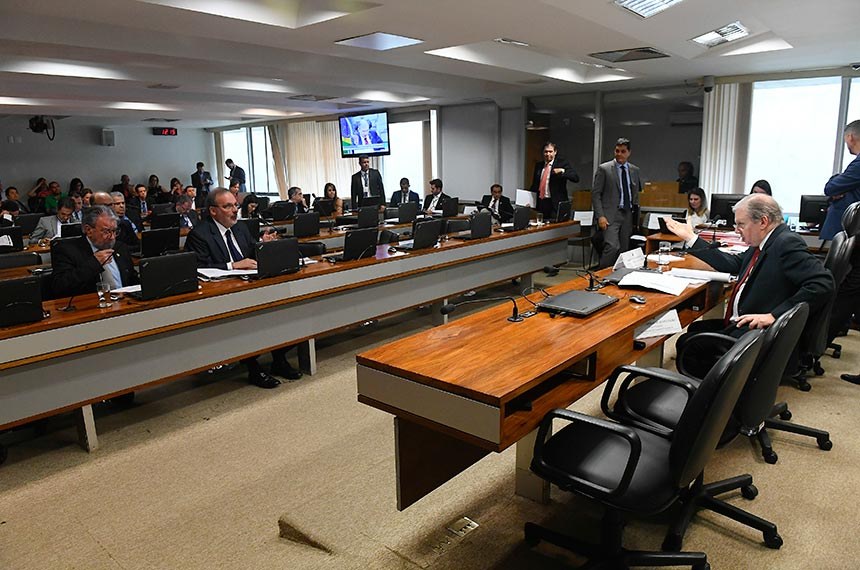 Comissão de Assuntos Econômicos aprovou as regras nesta terça-feira (Foto: Marcos Oliveira / Agência Senado)