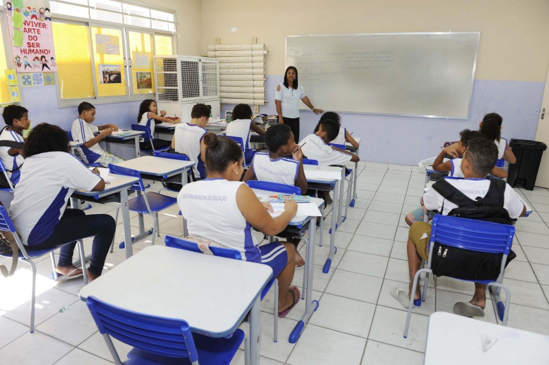 Pais ou responsáveis devem efetivar a rematrícula dos alunos até este domingo (Foto: Flavio Almeida/PMV)
