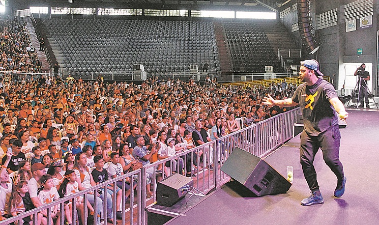 Show de Luccas Neto no Alvares Cabral (Foto: Beto Morais/AT 26/11/2018)