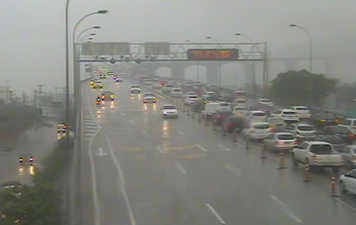 Terceira Ponte registra congestionamento nesta tarde (Foto: Reprodução/ Rodosol)