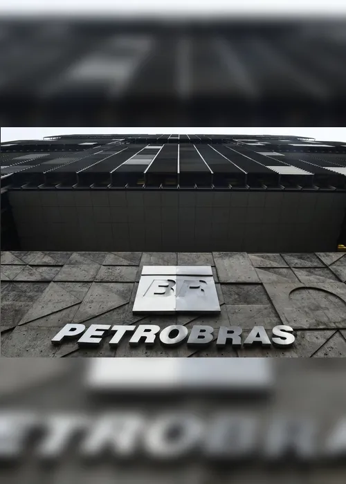 Imagem ilustrativa da imagem Ações da Petrobras caem mais de 16% na abertura da Bolsa brasileira