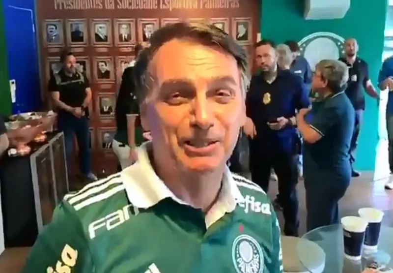 Bolsonaro gravou um vídeo com a camisa do Palmeiras