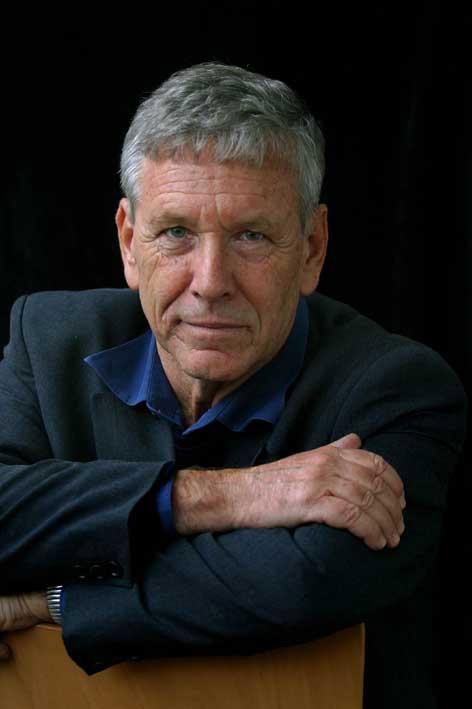 Escritor Amos Oz (Foto: Facebook Oficial)