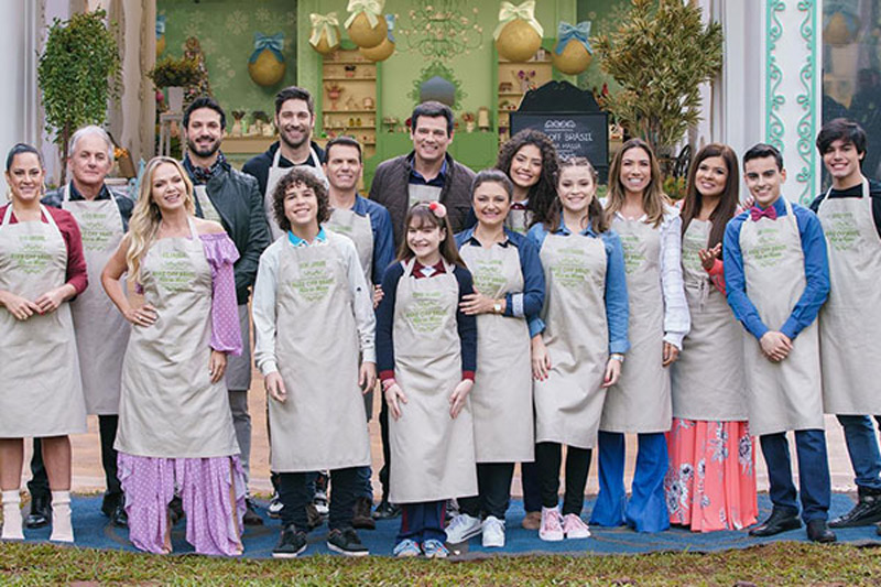 Artistas do SBT participam do especial de Natal do Bake Off Brasil (Foto: Victor Silva / SBT)
