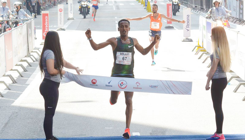Belay Tilahun Bezabh fica em primeiro lugar na São Silvestre 2018 (Foto: Rovena Rosa / Agência Brasil - 31/12/218)