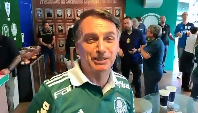 Bolsonaro é torcedor do Palmeiras (Foto: Reprodução / Twitter @amicipalmeiras)
