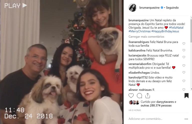 (Foto: Reprodução/Instagram/Bruna Marquezine/@brumarquezine)
