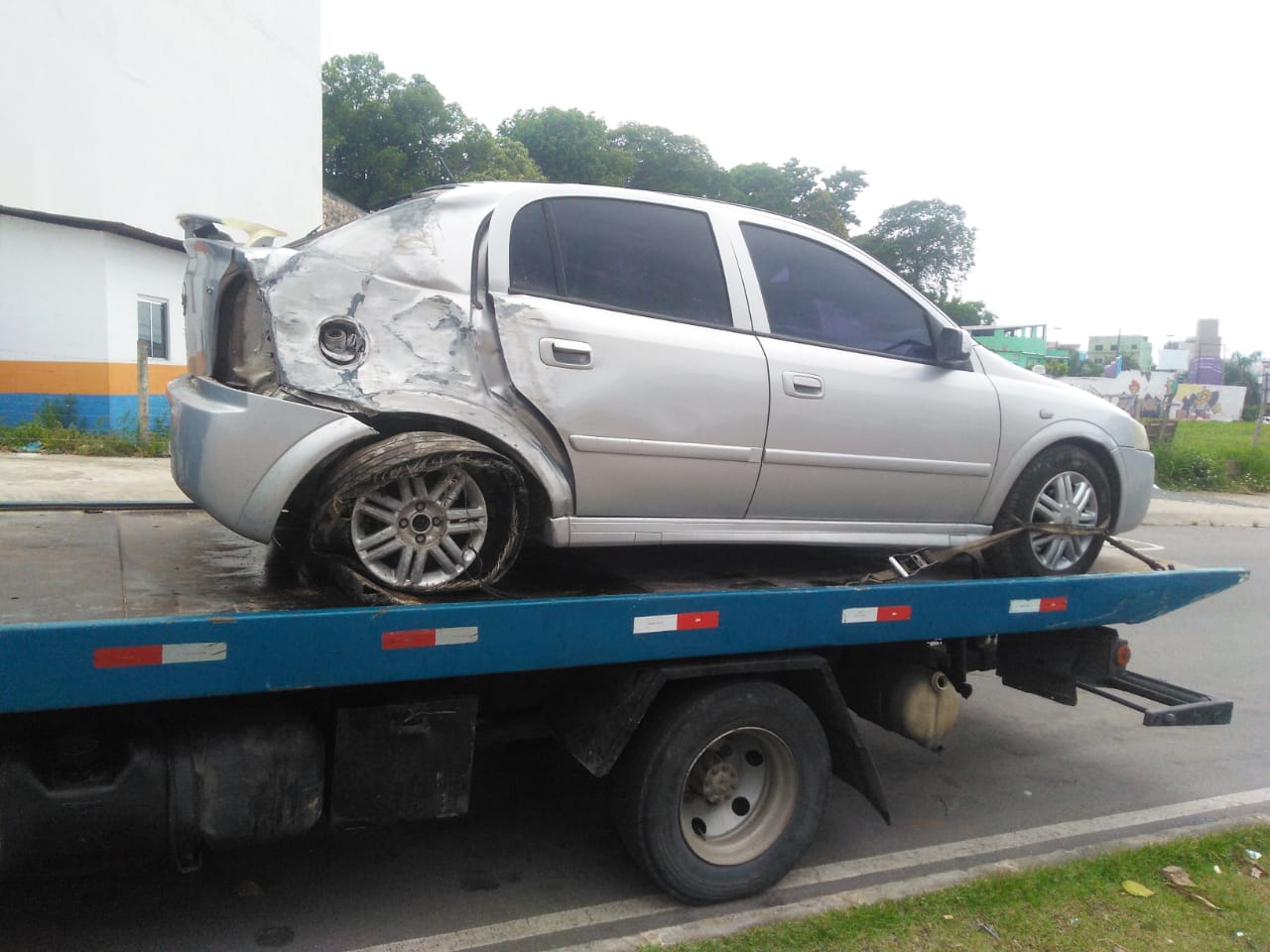 Carro roubado em ação e recuperado (Foto: Kananda Natielly)