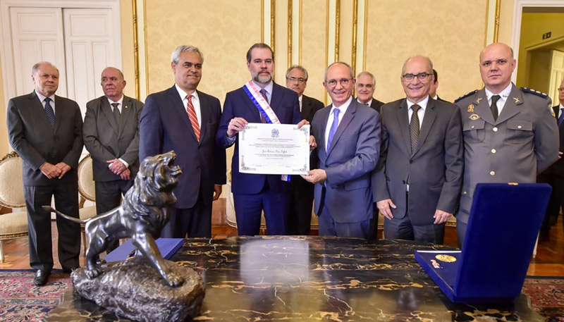 Dias Toffoli foi homenageado em cerimônia no Palácio Anchieta (Foto: Leonardo Duarte / SECOM - ES)