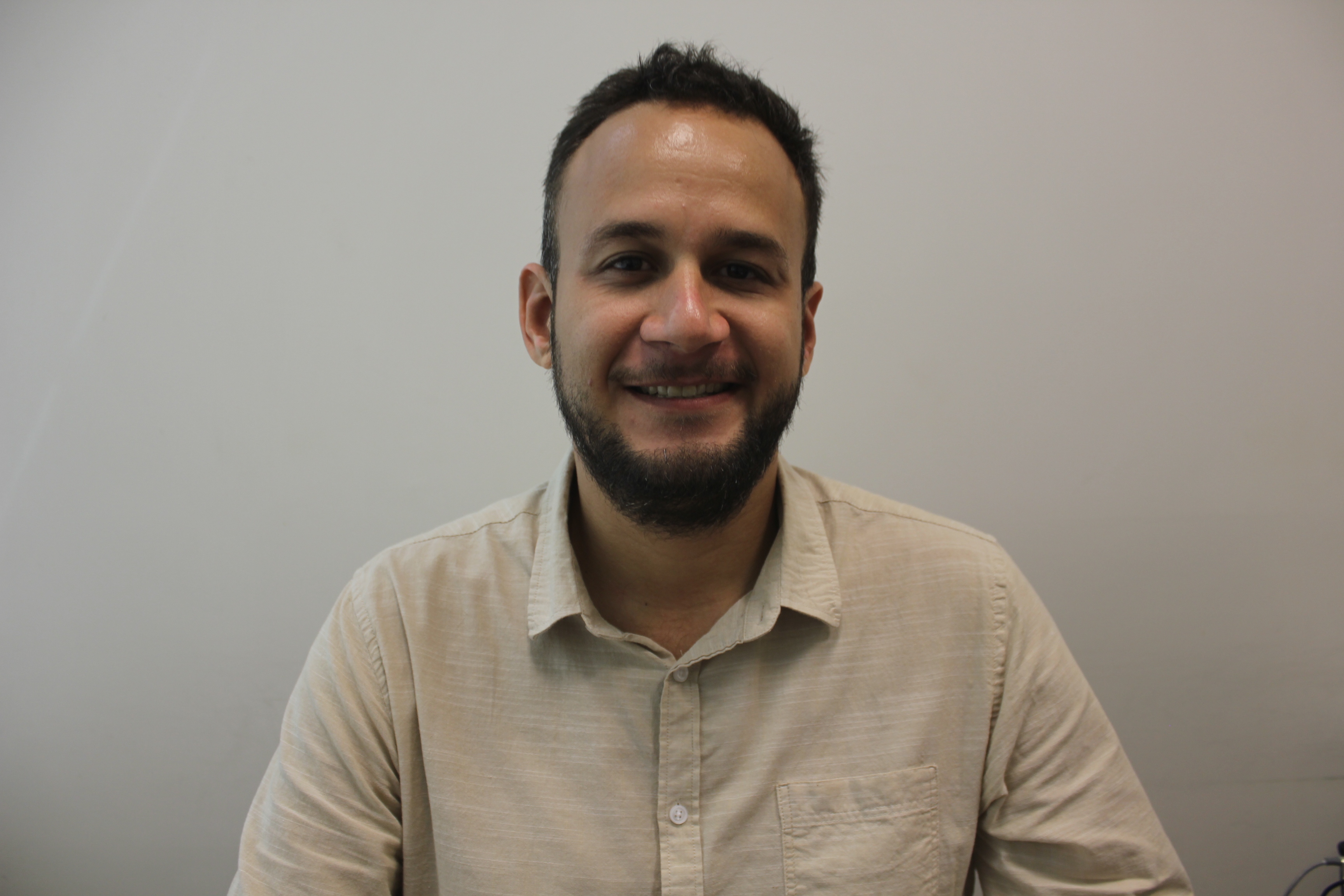 Fabrício Noronha é graduado em Artes Plásticas (Foto: Raphael Marques)