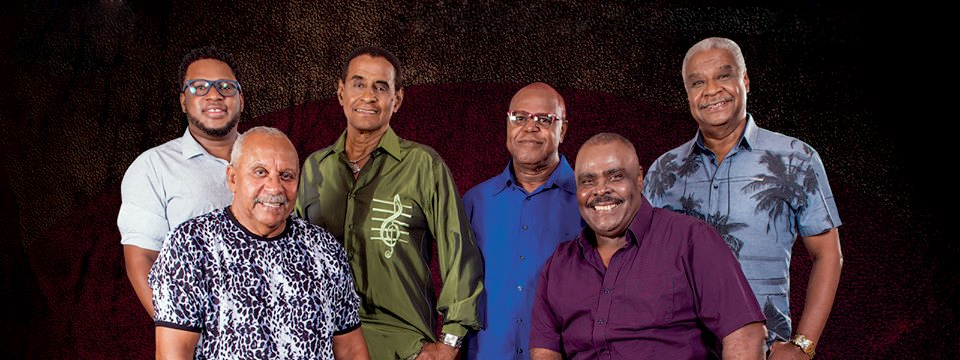 Fundo de Quintal  vai cantar os hits “Boca Sem Dente”, “Lucidez” e  “Só Felicidade” (Foto: Divulgação/Show&Cia)