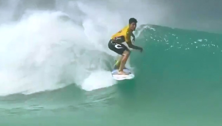 Gabriel Medina segue na disputa pelo título (Foto: Reprodução / WSL)