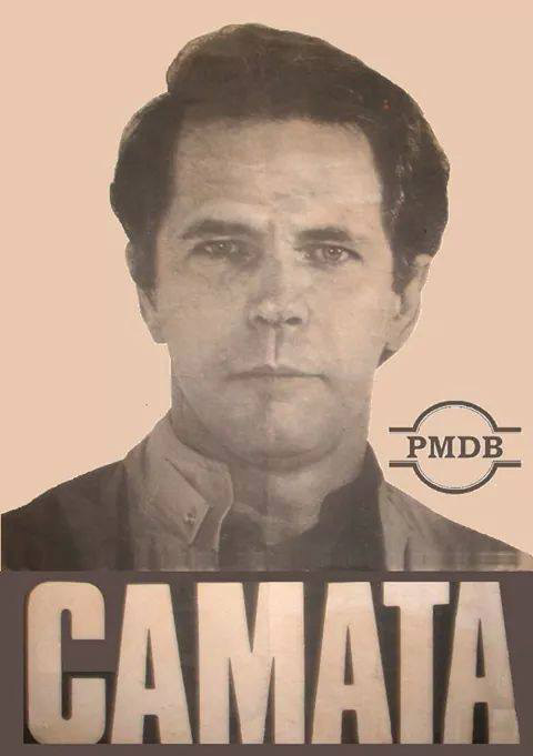 O santinho político (Foto: Acervo A Tribuna)