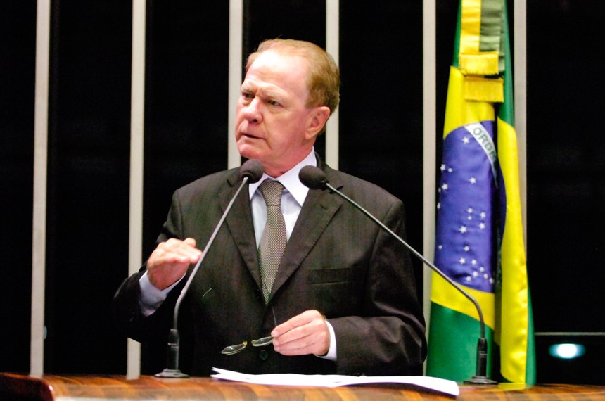 Gerson Camata, em discurso durante seu mandato no Senado Federal (Foto: Geraldo Magela/Agência Senado)
