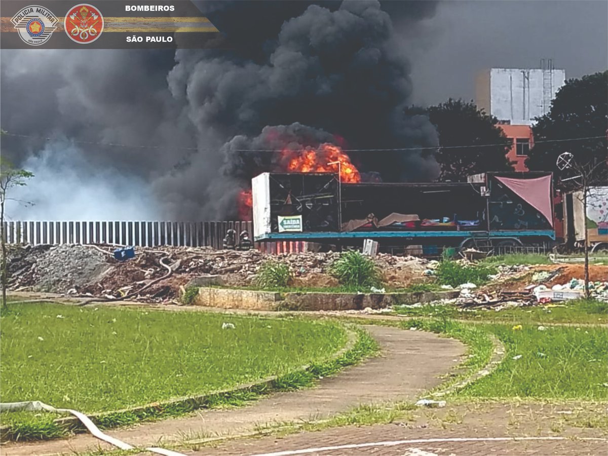 Incêndio em oleoduto em São Paulo (Foto: Divulgação / Corpo de Bombeiros SP)