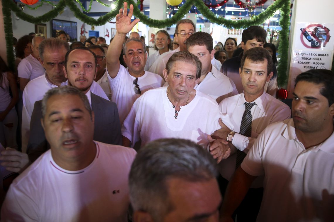 João de Deus na chegada à Casa Dom Inácio de Loyola, em Abadiânia (GO). (Foto: Marcelo Camargo/Agência Brasil)
