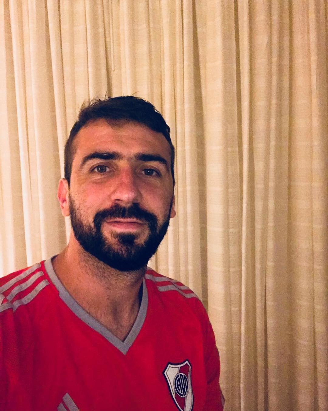 No fim da partida, Pratto recebeu lançamento dentro da área, dominou com classe e bateu (Foto: Reprodução/ Instagram @prattolucas_ok )