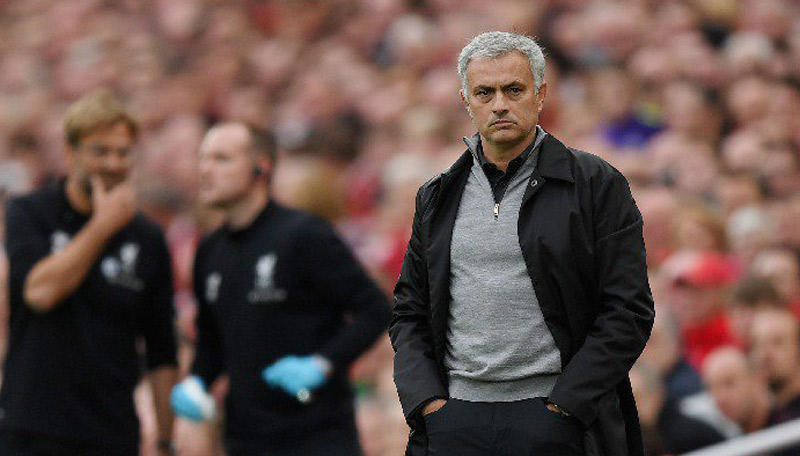José Mourinho no comando do Manchester United: hoje ele é comentarista esportivo (Foto: Assessoria / Manchester United via Twitter)