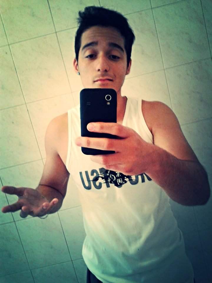Gabriel Costa Silva foi atingido nas costas e no peito (Foto: Reprodução/ Facebook Gabriel Costa Silva)