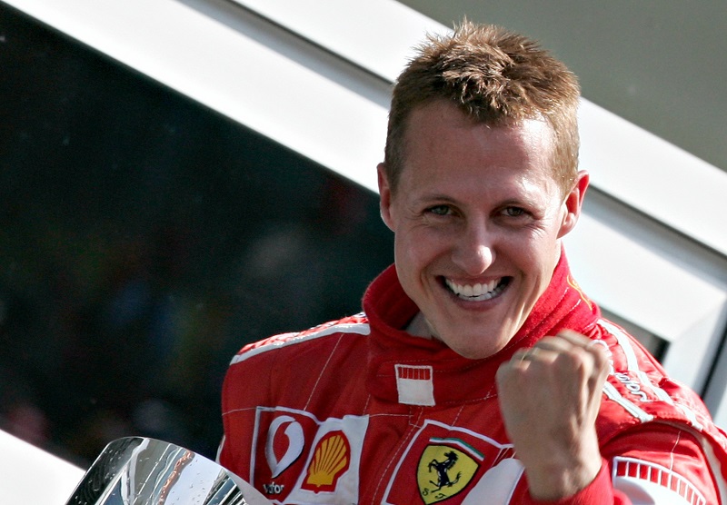 Michael Schumacher comemorando vitória na Fórmula 1 em 2006 (Foto: Nikola Solic/ Reuters/ Arquivo AT)