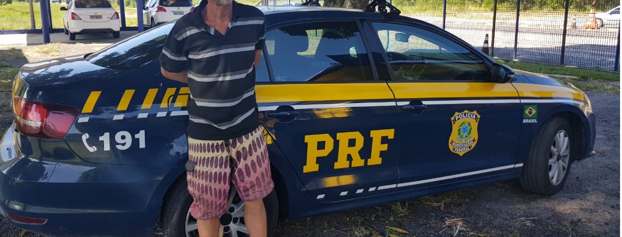 Motorista foi flagrado em São Mateus com índice de alcoolemia que representa crime de trânsito (Foto: Divulgação / PRF)