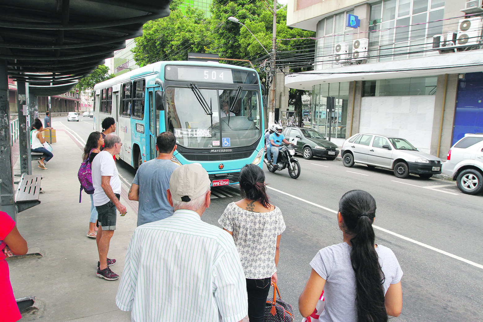 Greve de rodoviáriosNa fotoMovimentação na avenida Governador Bley, Centro (Foto: Leone Iglesias/AT)
