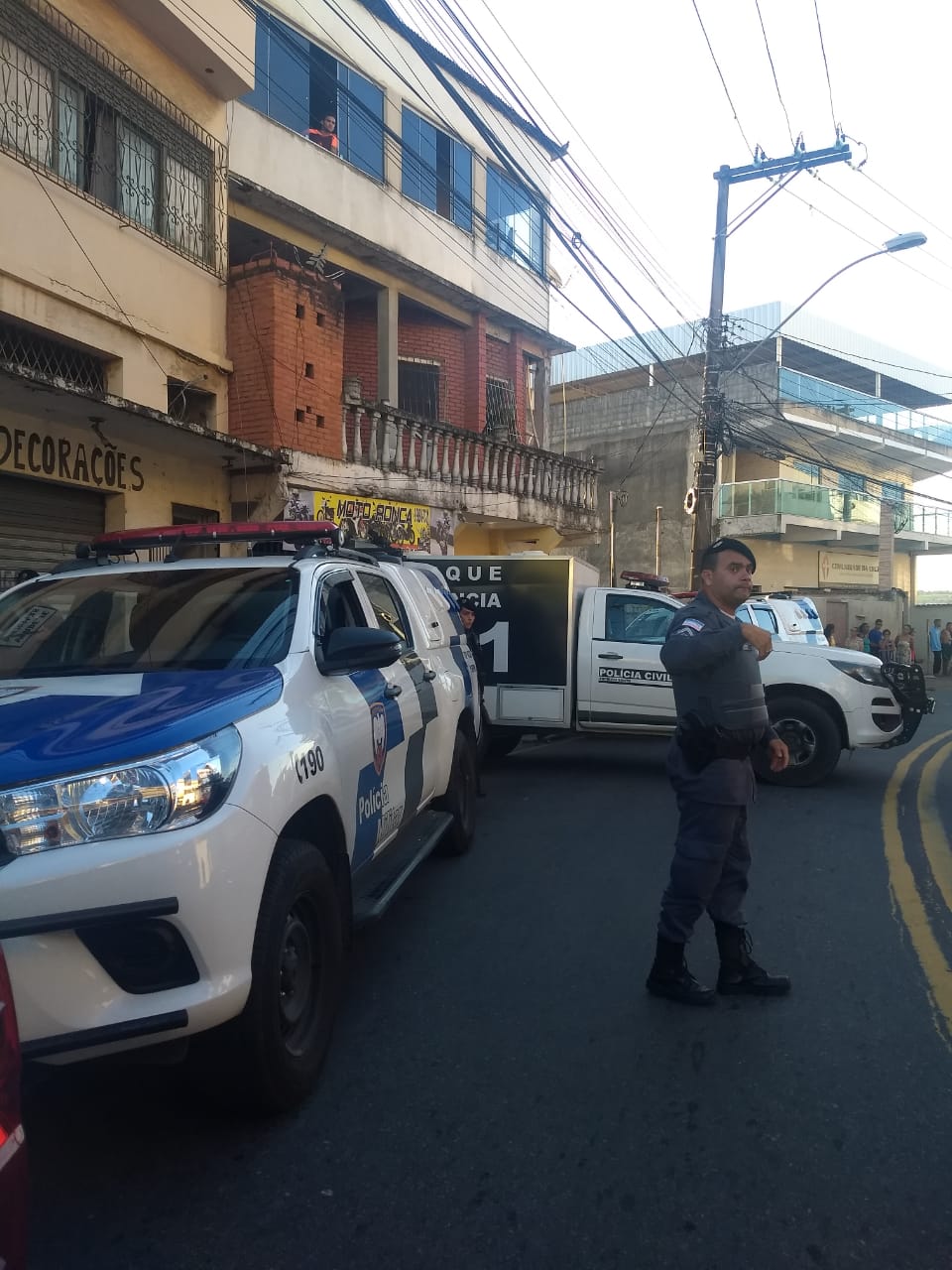 Polícia realiza operação no morro do Alagoano, em Vitória (Foto: Tais de Hollanda)