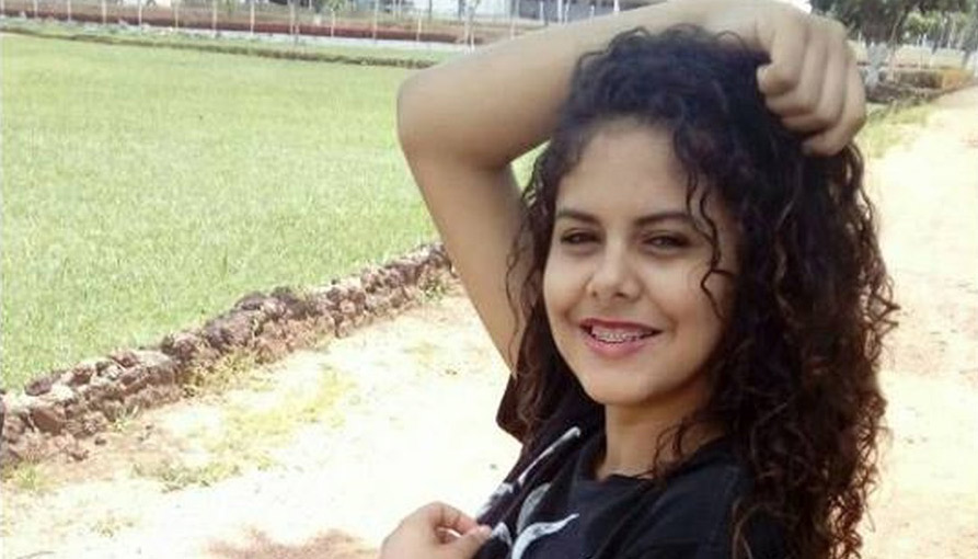 Victória foi encontrada morta dentro da suíte (Foto: Reprodução Facebook)