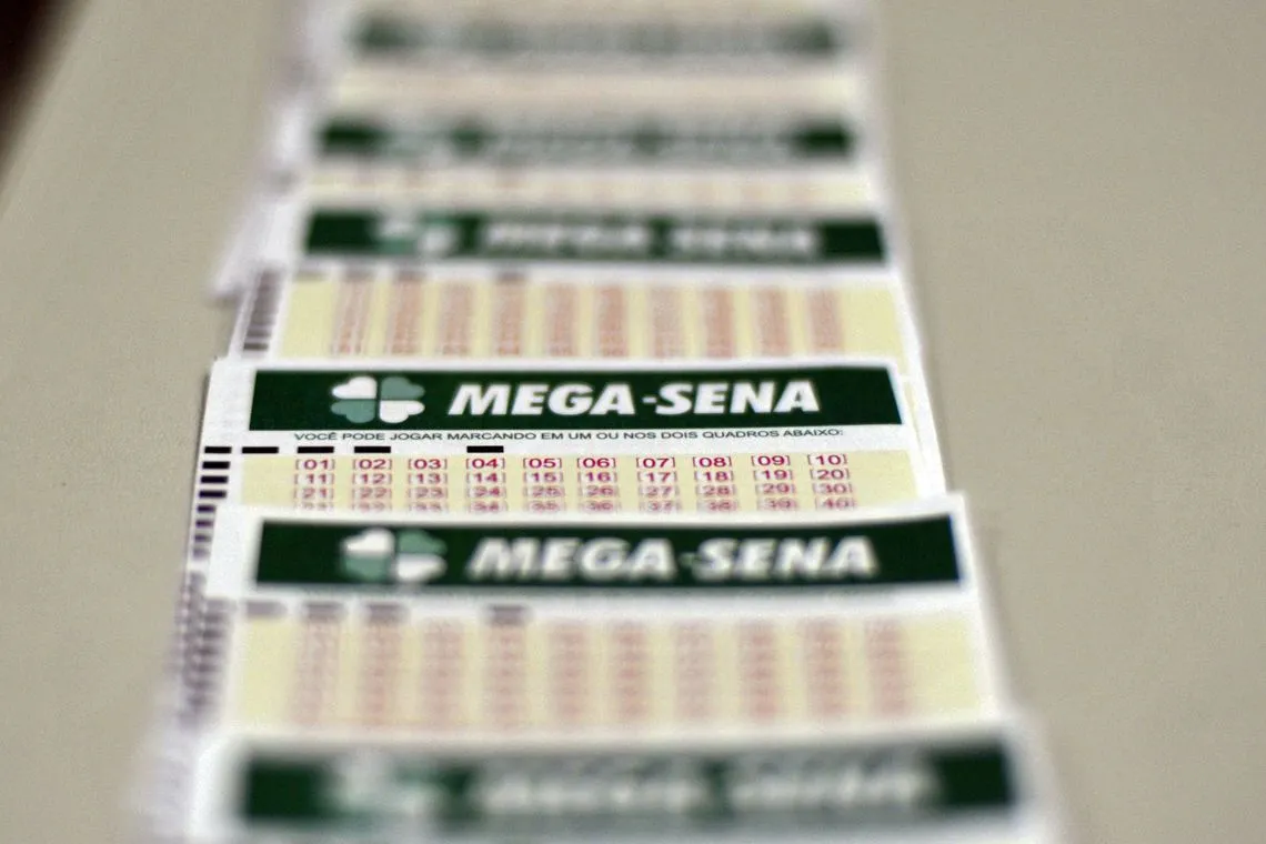 Imagem ilustrativa da imagem Mega-Sena acumula e deve pagar R$ 34 milhões no próximo sorteio
