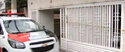 Fachada da casa onde morava o pediatra morto pelo ex paciente (Foto: Reprodução/Vídeo/R7)