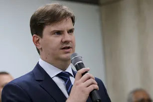 Imagem ilustrativa da imagem Ministro vem ao Estado para sobrevoar municípios atingidos pela chuva