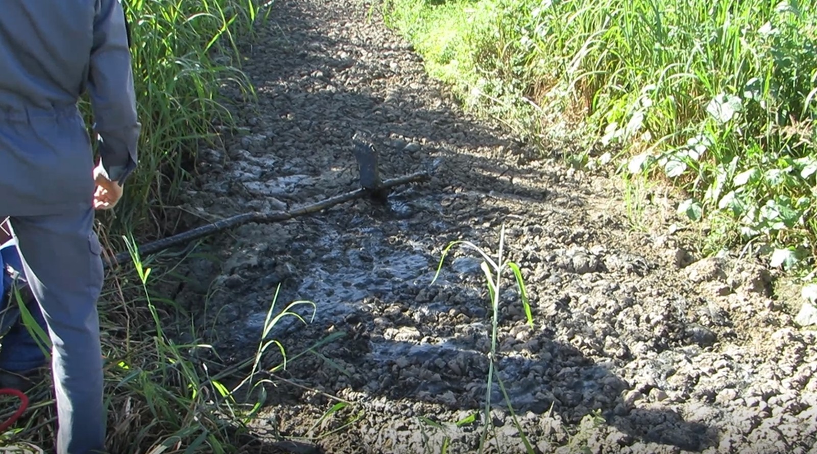 Homem morre asfixiado em canal de irrigação de usina em Passos (Foto: Reprodução/ Hélder Almeida)
