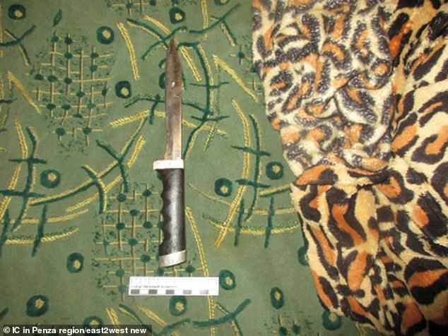 Faca de pesca utilizada por Evgenia Davydkina para assassinar o marido (Foto: Divulgação/Polícia Russa)