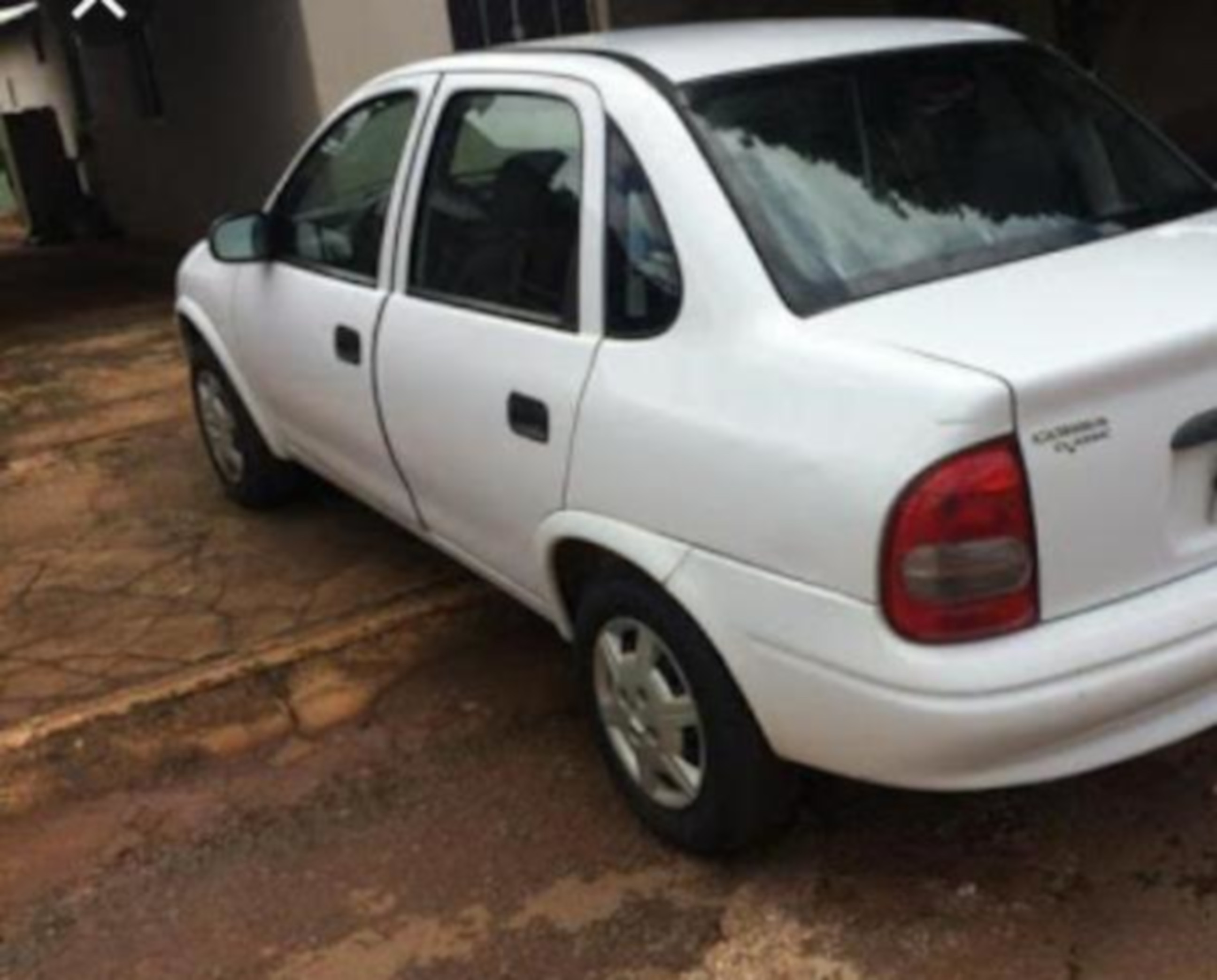 Carro da igreja também foi levado pelos criminosos (Foto: Divulgação)
