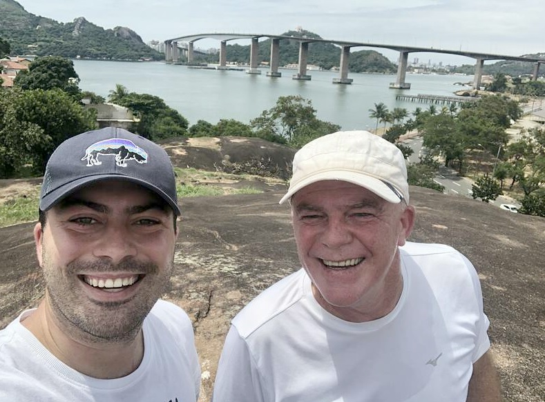 O governador Renato Casagrande ao lado do filho Victor (Foto: Acervo pessoal)