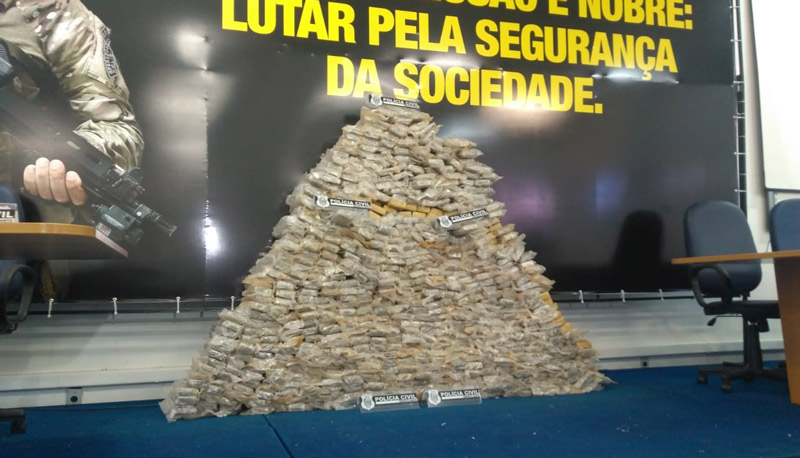 Material foi apreendido dentro de uma carreta (Foto: Redação Jornal A Tribuna)