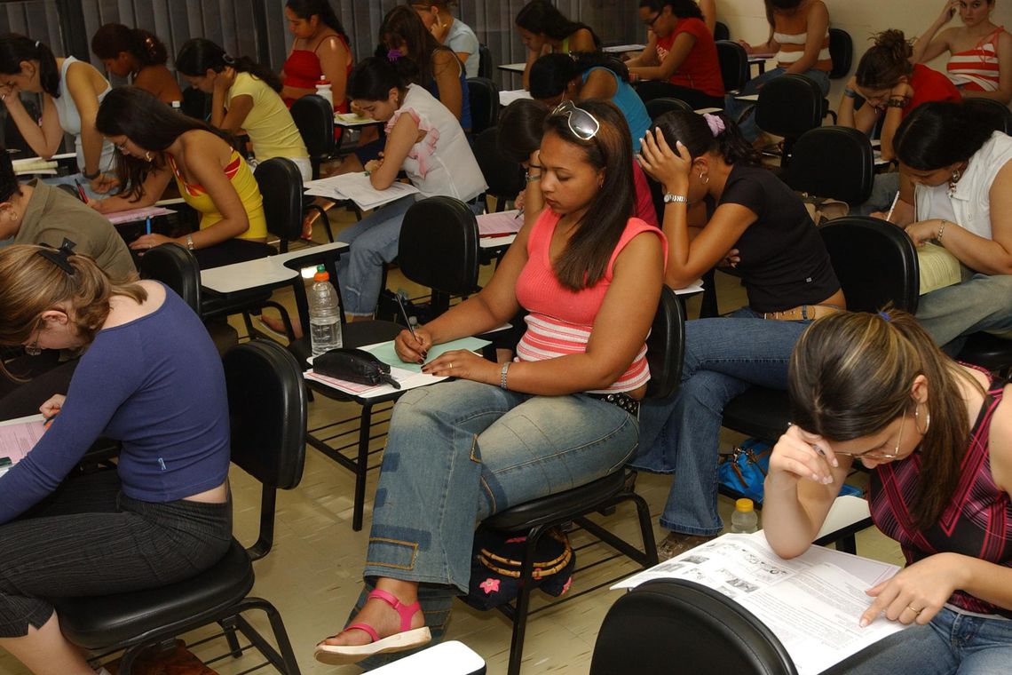 Na hora da prova, de acordo com o professor de química Allan Rodriges, do Descomplica, para quem estiver nervoso, exercícios de respiração podem ajudar. (Foto: Arquivo EBC)