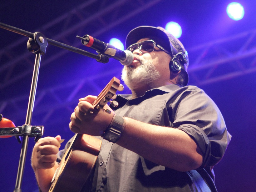 Jorge Aragão e Fundo de Quintal mostram seus clássicos do samba (Foto: Gabriel Silva)