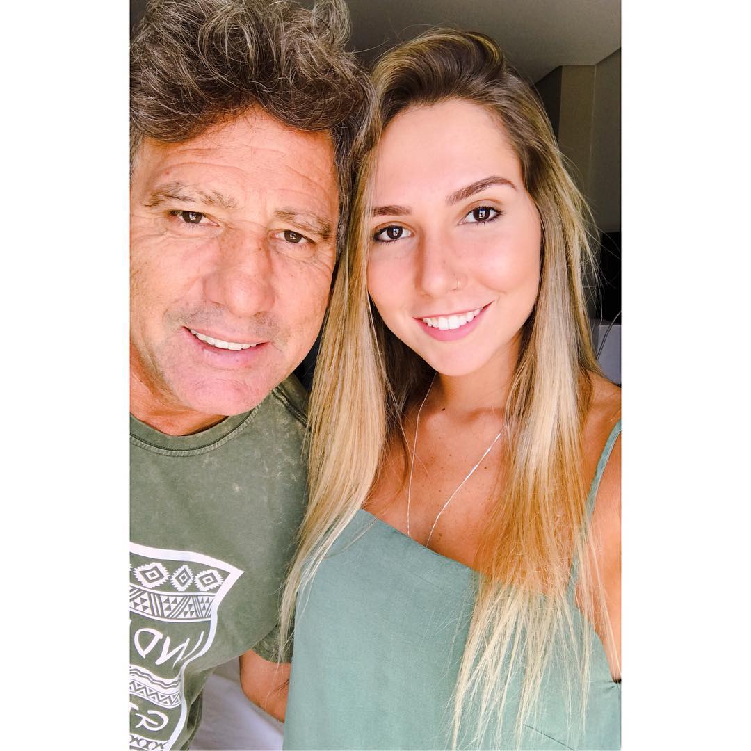 Renato Gaúcho ao lado da filha Carol Portaluppi (Foto: Reprodução/ Instagram @carolinaportaluppi)