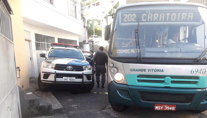 Policiais na região do Morro da Piedade (Foto: Esthefany Mesquita / AT)