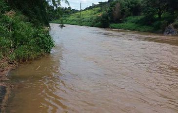 Água do Rio Paraopeba foi coletada em 27 pontos (Foto: Divulgação Defesa Civil/ Betim)