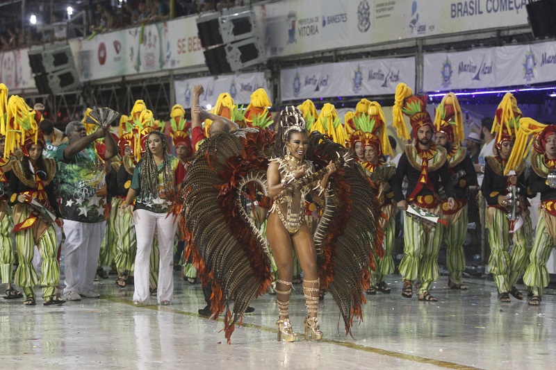 Rainha da Unidos de Jucutuquara, Luiza Monteiro (Foto: Dayana Souza/ AT/ 03/02/2018)