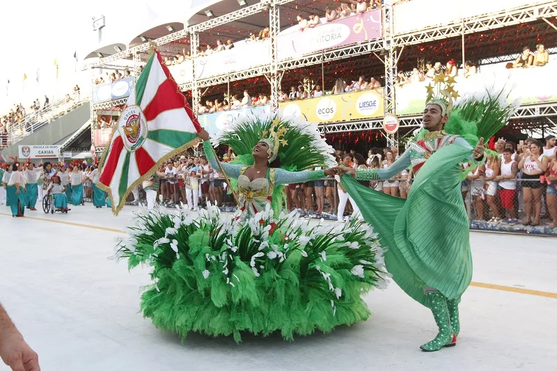Imagem ilustrativa da imagem Ingresso para os desfiles do Carnaval de Vitória pode ser comprado pelo celular