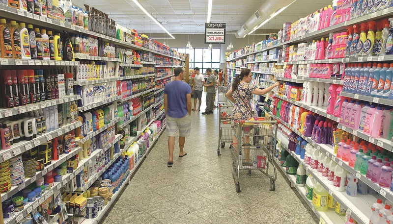 Imagem ilustrativa da imagem Supermercados e shoppings terão horário especial durante o Carnaval