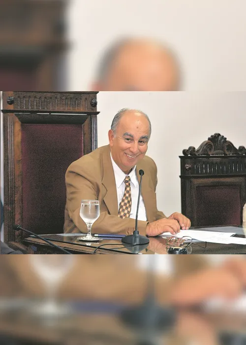 Imagem ilustrativa da imagem Ministério Público de Contas pede cassação da aposentadoria de Valci Ferreira