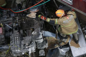 Ferragens dos trens que se chocaram na Estação São Cristóvão. (Foto: Tânia Regô/Agência Brasil)