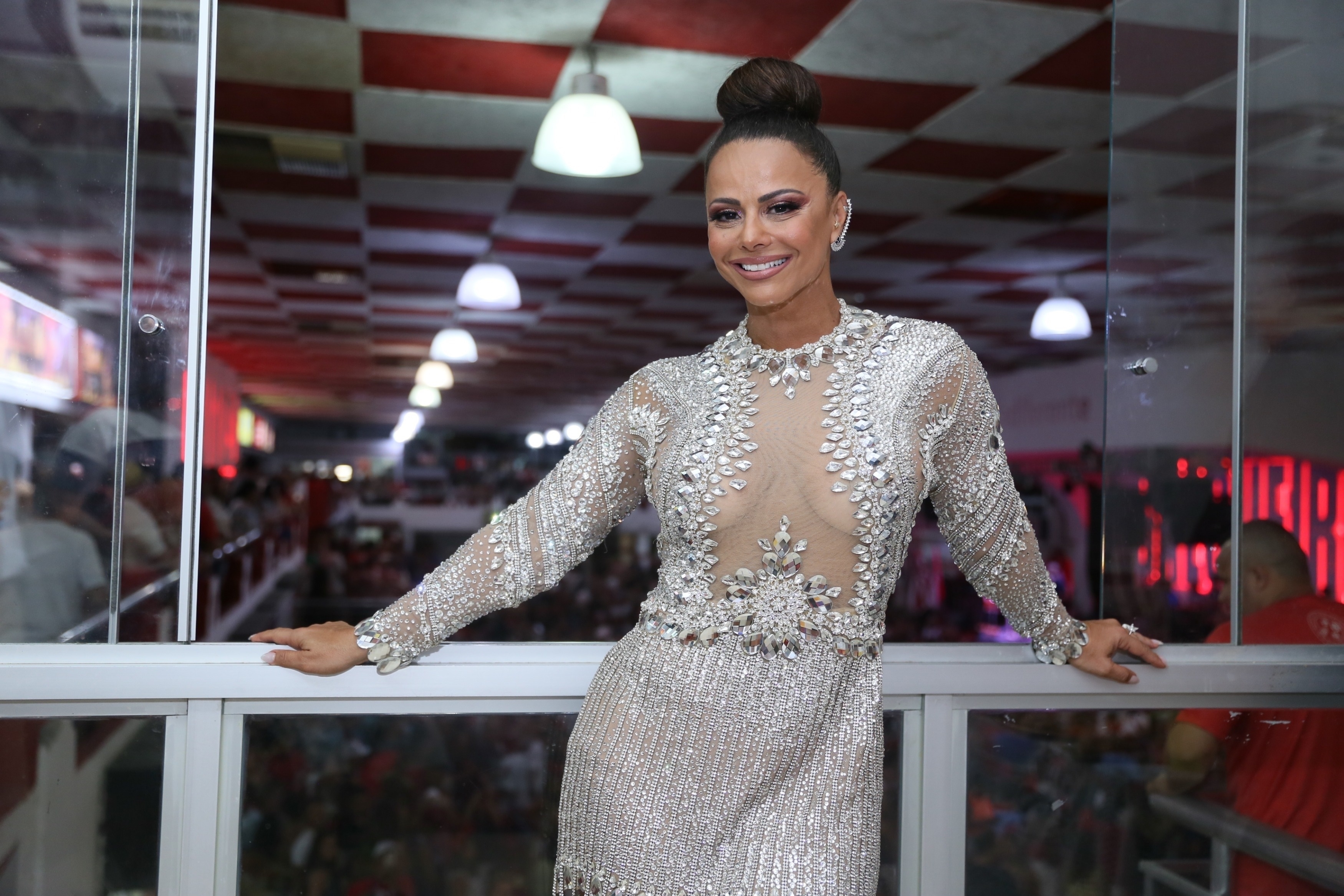 Viviane Araújo em ensaio na quadra do Salgueiro (Foto: Anderson Borde/ AgNews)